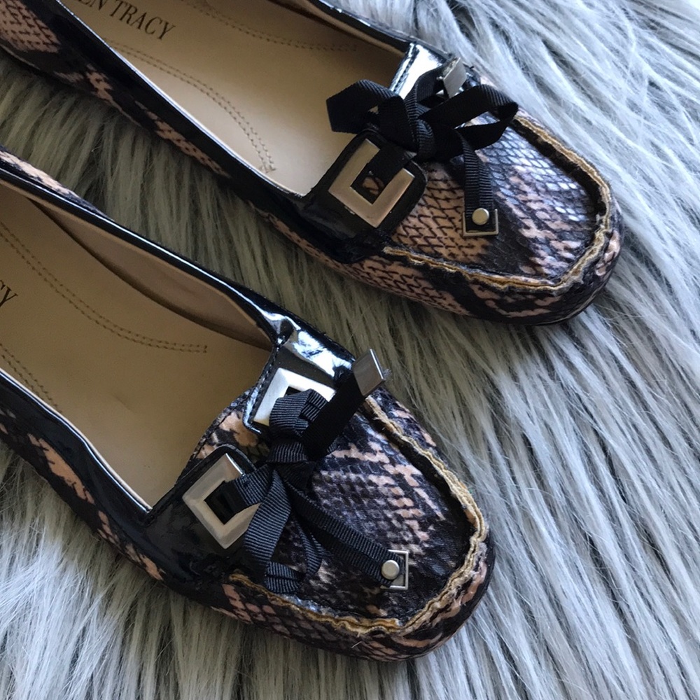 ELLEN TRACY Women's Size 6M Wanda Snake Animal Print Flats Classic Casual City